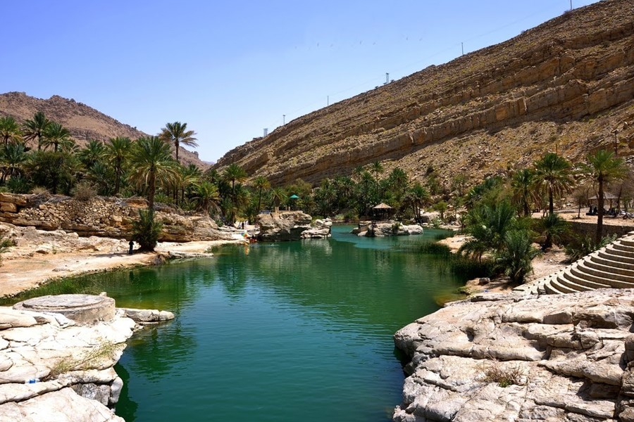 Oman Wadi Beni Khaled Oasis_39c62_lg.jpg